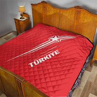 Red quilt with white star and TÜRKIYE text