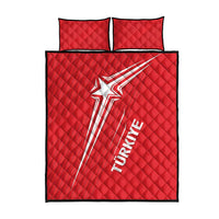 Red quilt bed set with two pillow shams, star graphic, and TURKIYE text