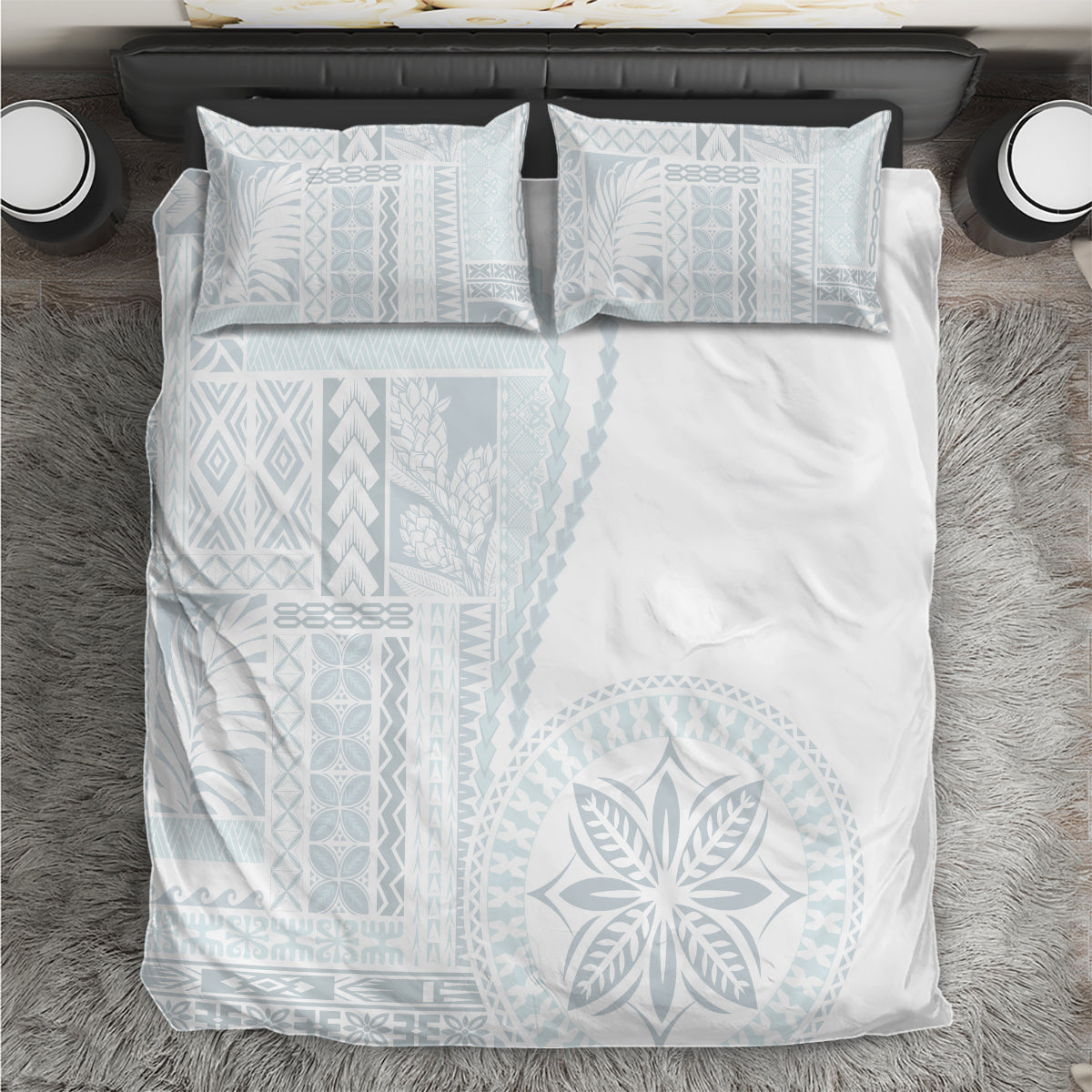 White duvet set with light-blue siapo pattern, heart design and two matching pillowcases