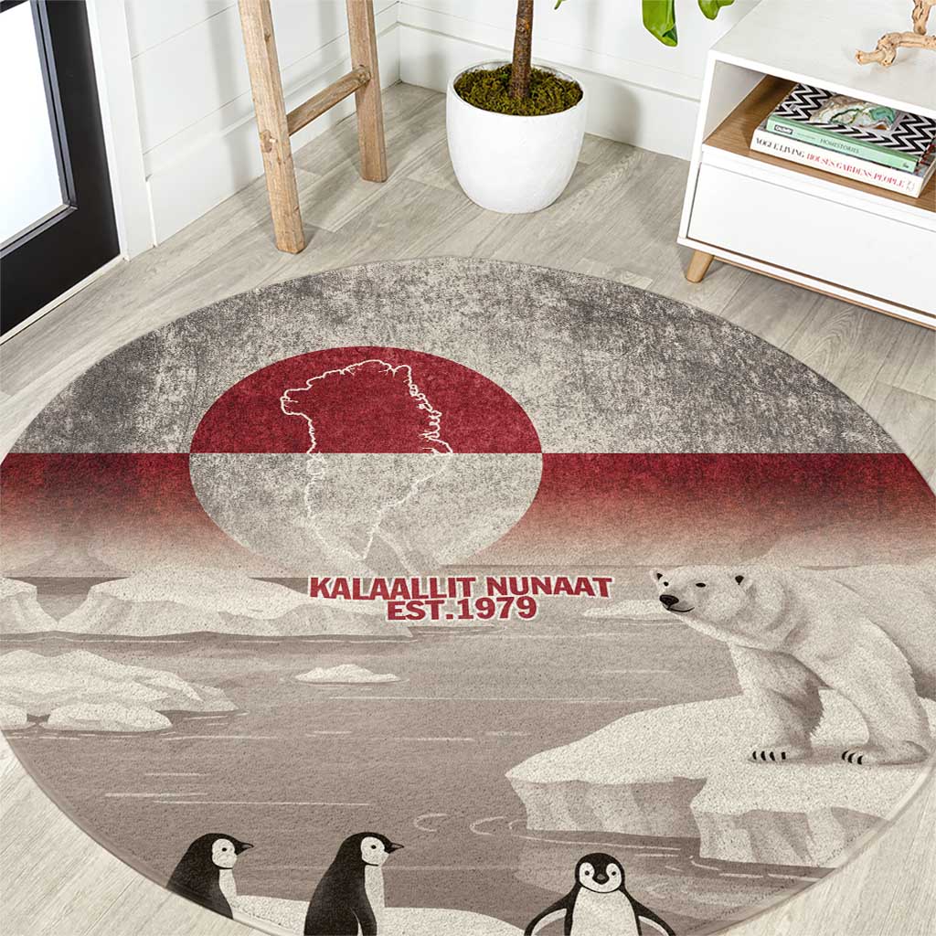 Round rug with Greenland-flag design, polar bear, penguins, and red circle