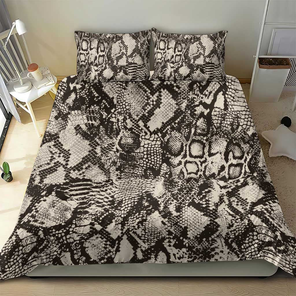 Snake-skin bedding set featuring duvet cover and two pillowcases, black and cream mix