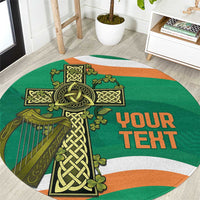 Round green rug with Celtic knot, harp graphic, and “YOUR TEHT” text