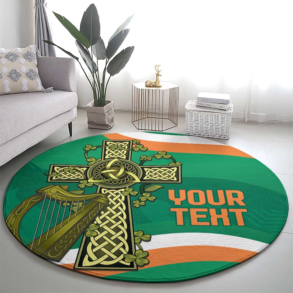 Round green carpet with large Celtic harp knot artwork and “YOUR TEHT” lettering