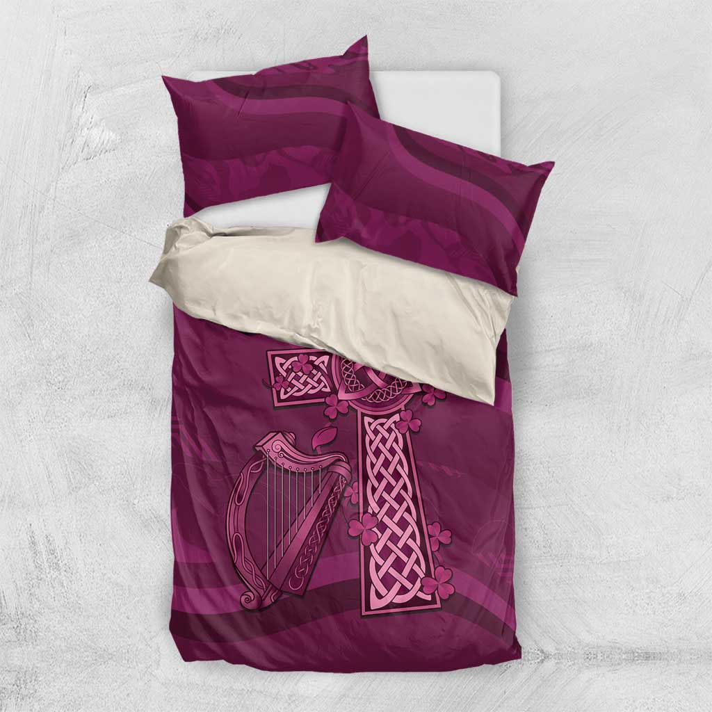 Maroon duvet and pillowcases set with Celtic cross and harp motif