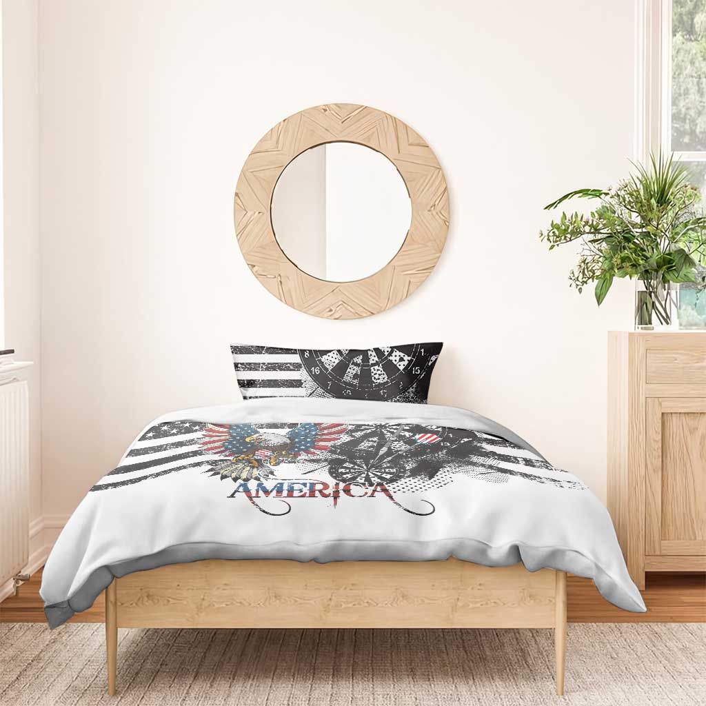 American bald eagle bedding set with white duvet, black-and-white stripes, and “AMERICA”