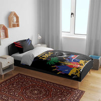 Black bedding set with matching duvet and pillows featuring red/blue stripes and “1804” artwork.