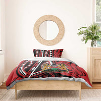 Red and black bedding set with shield crest and lion figures, fitted duvet and one pillow