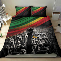 Black bedding set with 2 pillowcases and crowd portrait duvet, green-red stripe band