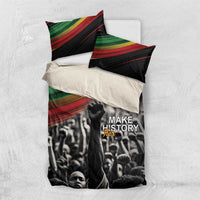 Black bedding set with duvet and 2 pillowcases, crowd portrait print and green-red stripes