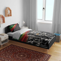 Black bedding set with duvet and 2 pillowcases, crowd portrait print and green-red stripe band