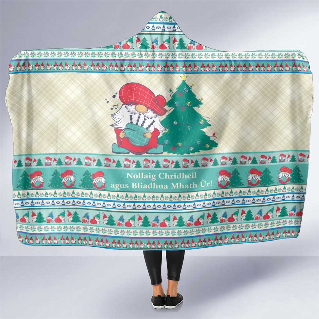 Gnome Bagpies Musical Hooded Blanket Nollaig Chridheil Scotland Christmas Pattern