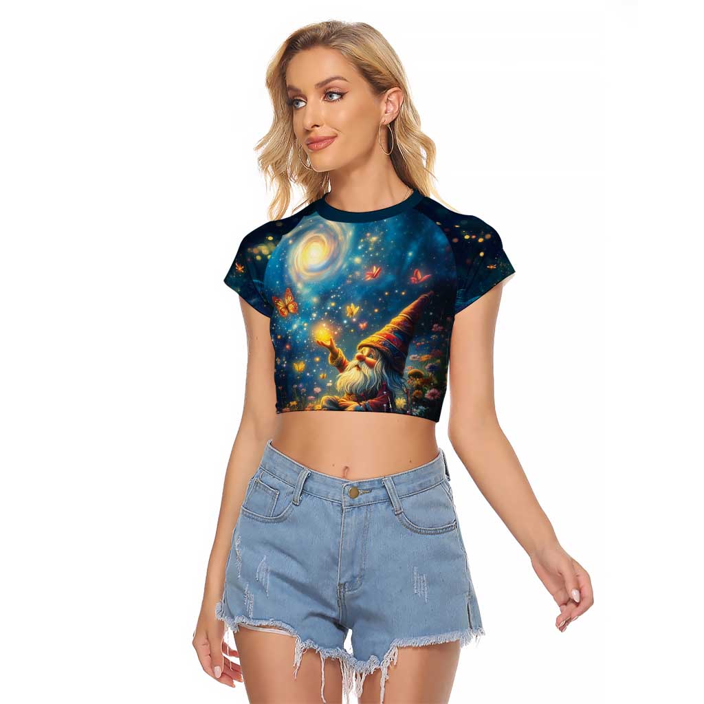 Nollaig Chridheil Scottish Gnome Raglan Cropped T Shirt Merry Christmas with Starry Night - Wonder Print Shop