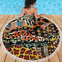 Round beach blanket with vivid animal-print pattern and white fringe border (150cm)