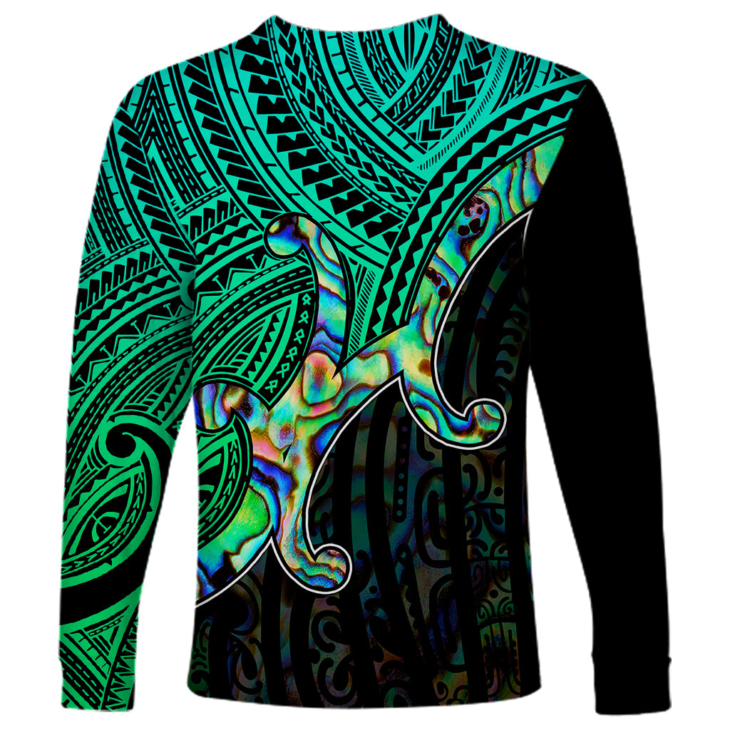 Long-sleeve crewneck shirt with green tribal print and multicolor iridescent central motif