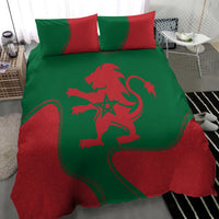 Red and green bedding set featuring lion emblem and star on Moroccan-style flag print