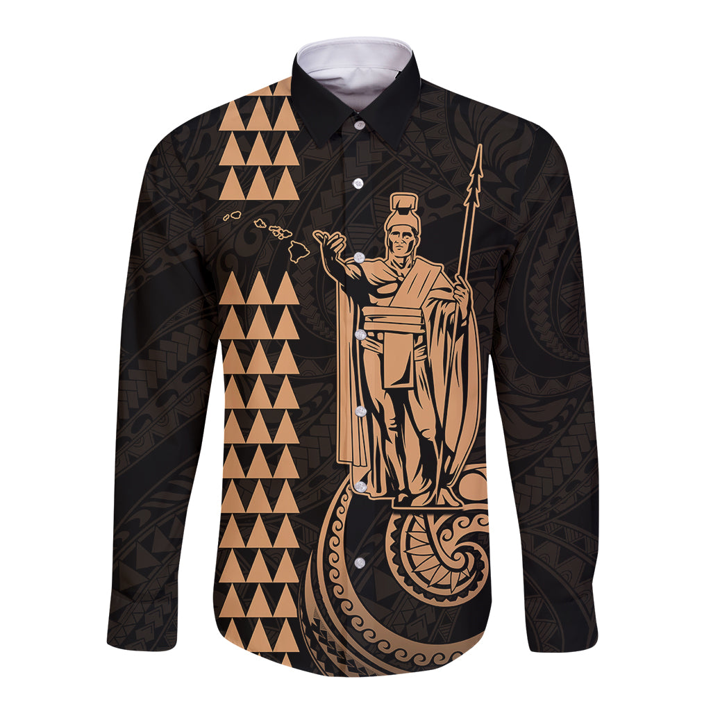 Long sleeve button shirt with black base, geometric stripe and illustrated king figure front