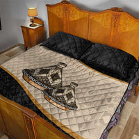 Black and cream quilt bed set with large tajine dish print and two black quilted pillows
