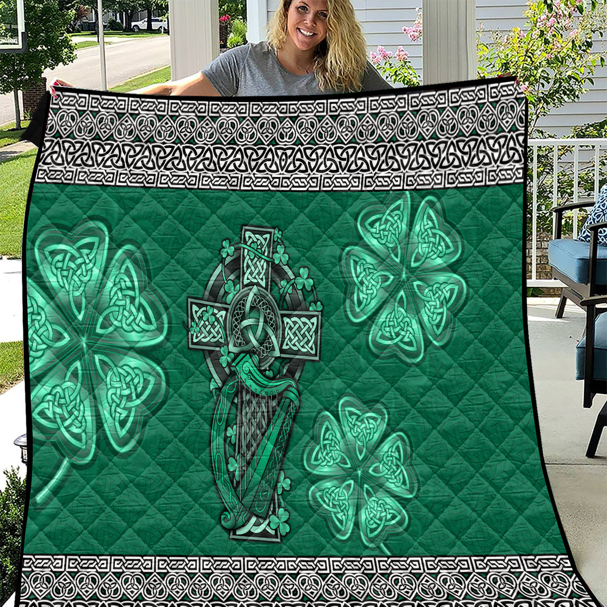 irish-celtic-cross-and-harp-with-ireland-shamrock-personalized-quilt