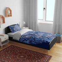 Blue paisley duvet cover set with matching pillow shams for bed, allover floral motif