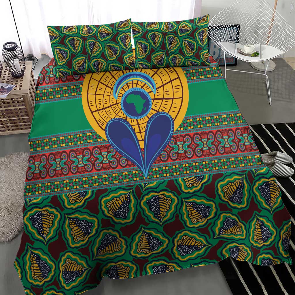 Green kanga-style bedding set with bold tribal motif and yellow circular center