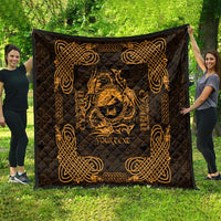 Personalized Caernarfonshire Sir Gaernarfon Quilt Gold Castle Tower Celtic-inspired - Wonder Print Shop