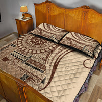 Brown siapo-style quilt bed set with patterned quilt and two matching pillowcases