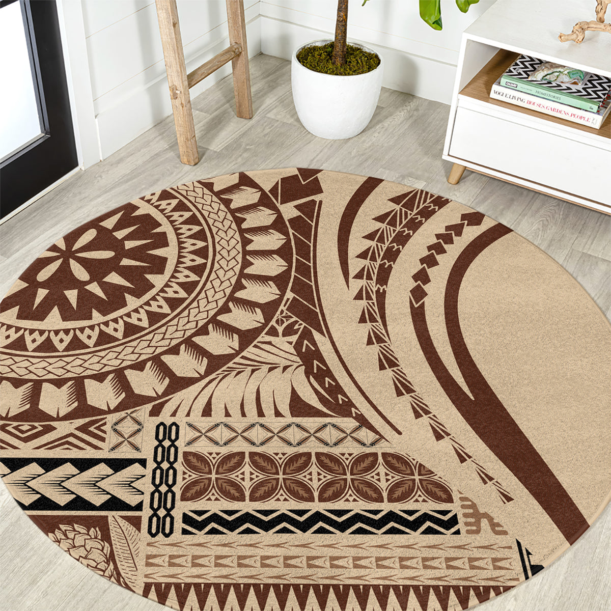 Brown round siapo-style carpet with geometric tribal pattern and central medallion.