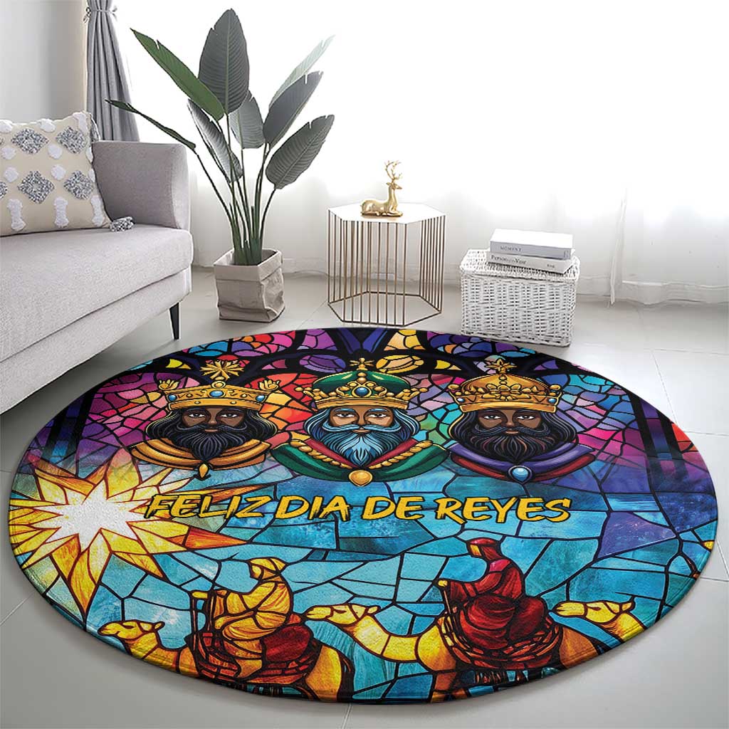 Round stained glass style carpet with three king faces and “FELIZ DIA DE REYES” text