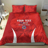 Red Chile football bedding set with two pillows, white stripes, and “Vamos La Roja!” text
