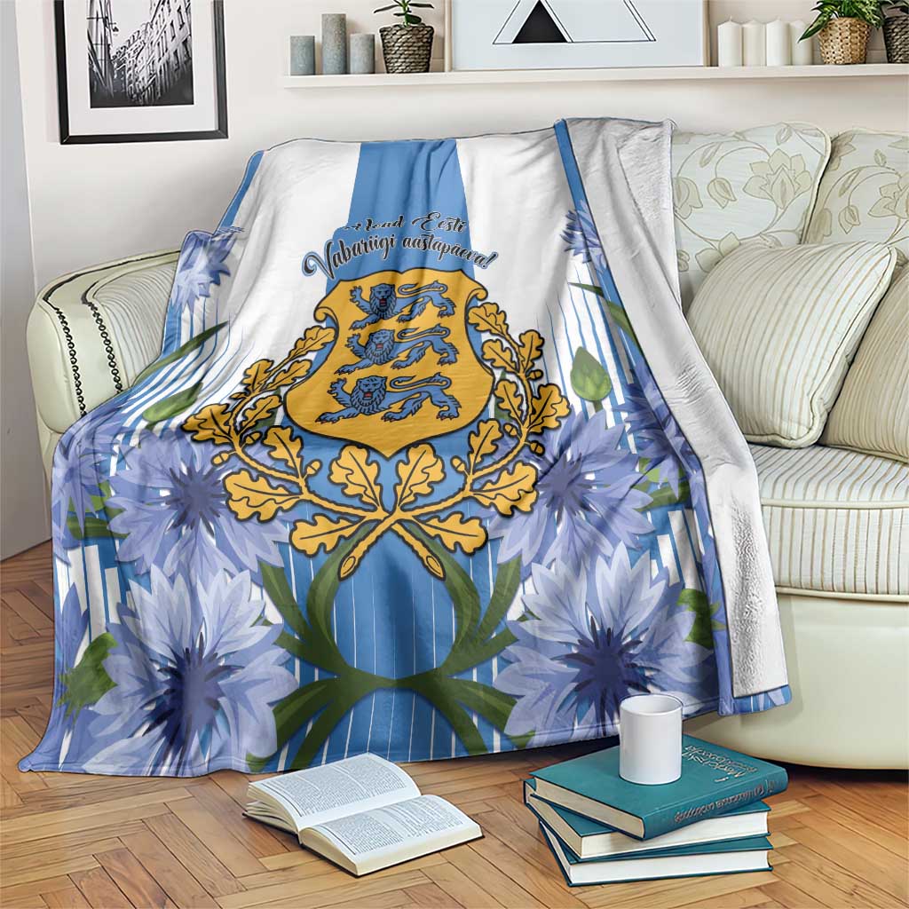 Estonia Independence Day blanket, blue-and-white floral design with crest center