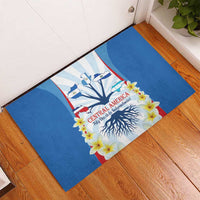 Blue rubber doormat featuring Central America Independence artwork and flower wreath