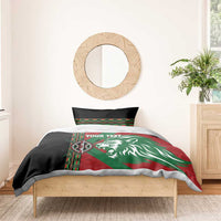 Red, green and black lion duvet cover set with two pillow shams and patterned band