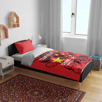 Red duvet cover with dragon and star pattern, “YOUR TEXT” and “CHINA BADMINTON”