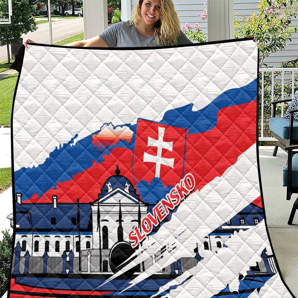 White quilt with blue and red Slovakia map, coat of arms, and SLOVENSKO text panel
