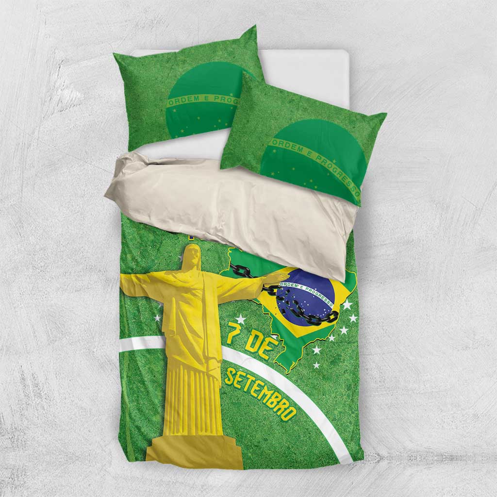 Green bedding set with duvet and two pillowcases, Christ statue and Brazil map design