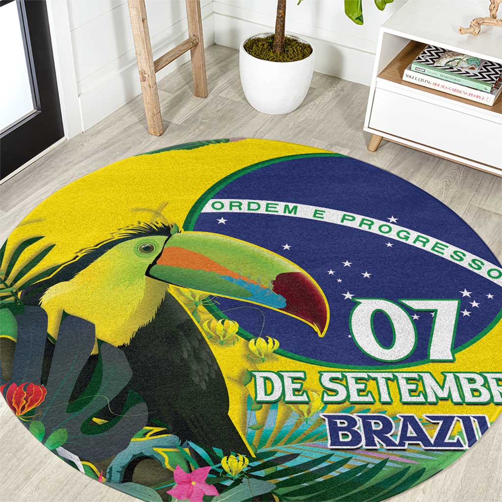 Round tropical Brazil carpet with toucan and blue emblem 'Ordem e Progresso'