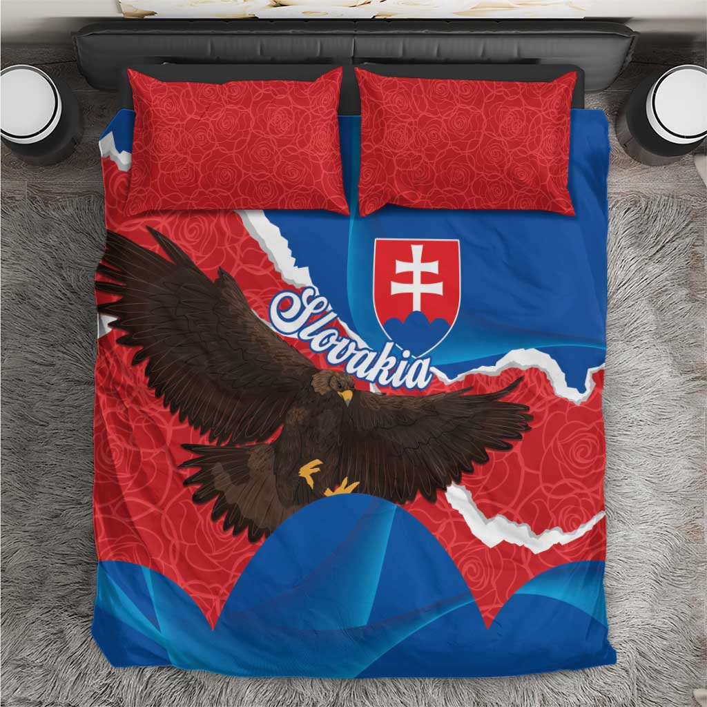 Eagle-themed bedding set in red and blue with two matching red patterned pillows