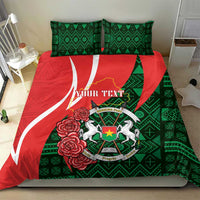 Personalized red and green bedding set with duvet cover, roses and crest motif, two pillowcases