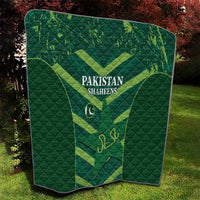 Green Pakistan Shaheens quilt with quilted texture outdoors