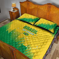 Yellow and green quilt bed set with Brasil Go Yaras text, two decorative pillows