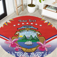 Round red rug featuring Costa Rica crest, stars, flowers, and “Your Text”