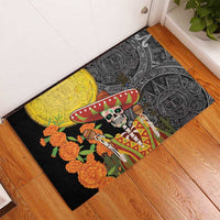 Printed rubber doormat with sugar skull sombrero, gray Aztec motifs on black