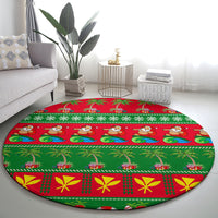 Round holiday rug, green and red, cartoon surf figures with snowflake and gift motifs
