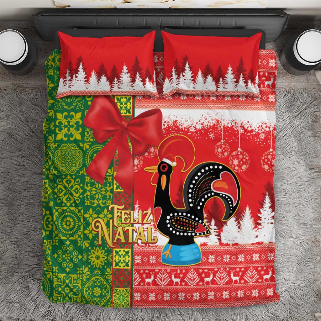 Christmas bedding set with large rooster print, Feliz Natal text, red and green border details