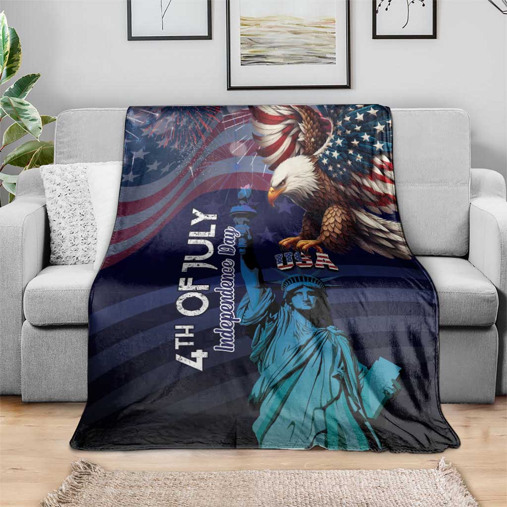 Patriotic USA blanket with eagle and Statue of Liberty, dark blue, teal and red