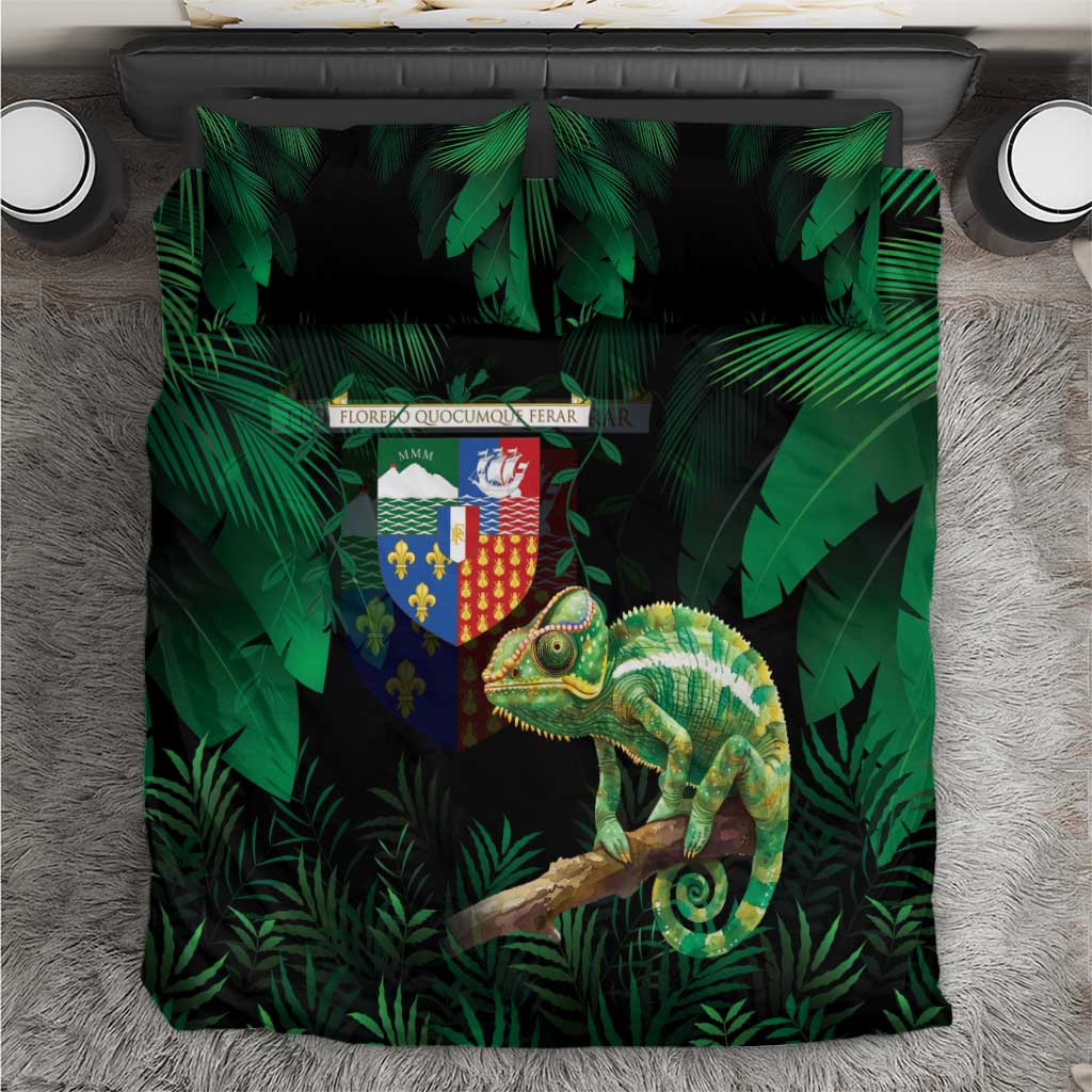 Green tropical bedding set with leaf print, chameleon, and colorful coat-of-arms panel