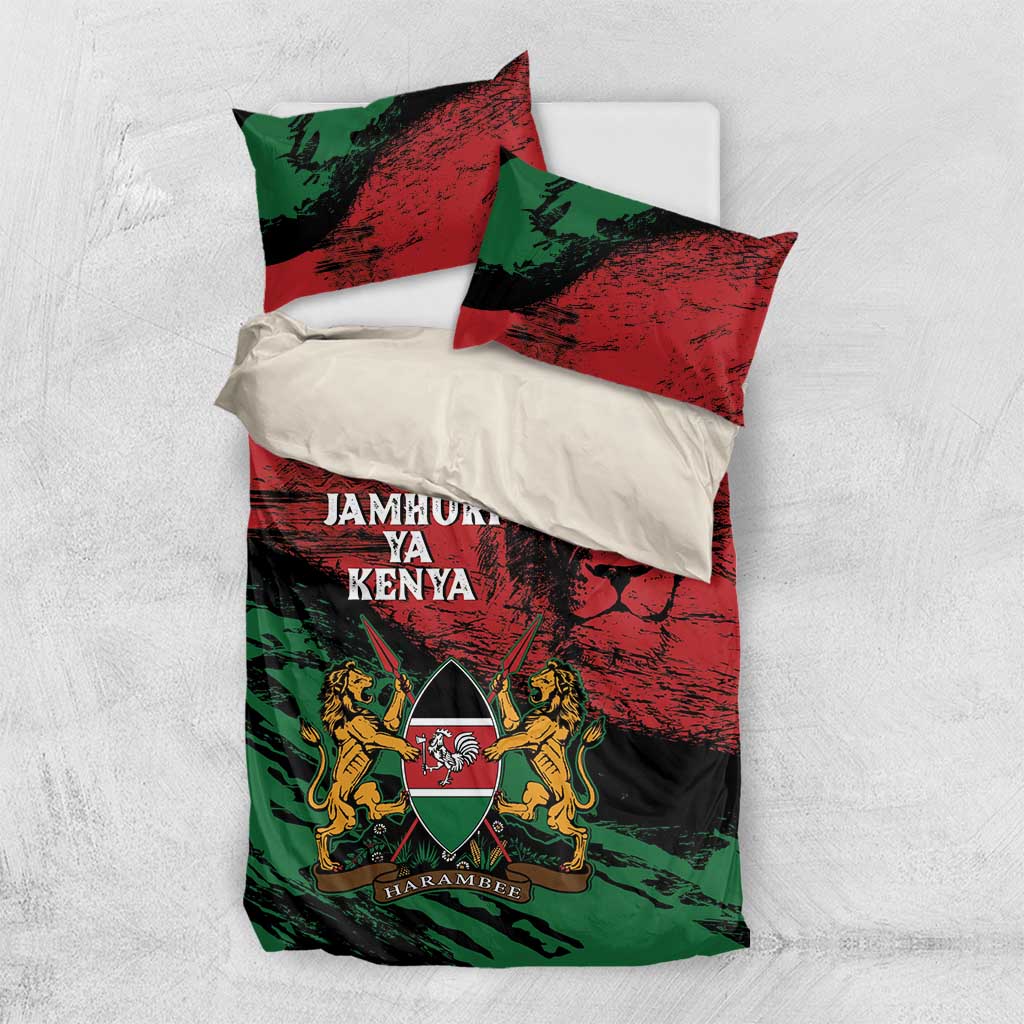 Red, green and black duvet with coat of arms crest and two matching pillowcases.