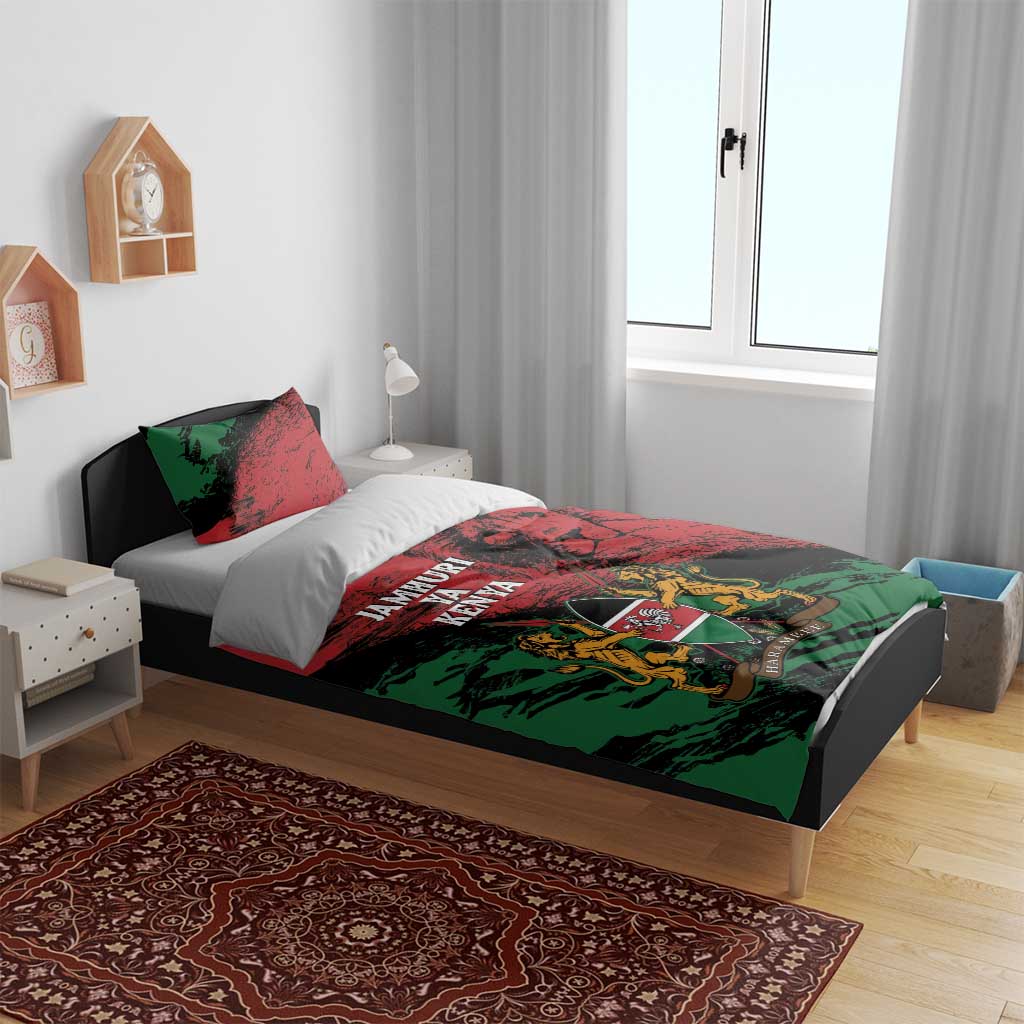 Red, green and black duvet with coat of arms shield and lions graphic, complete set.