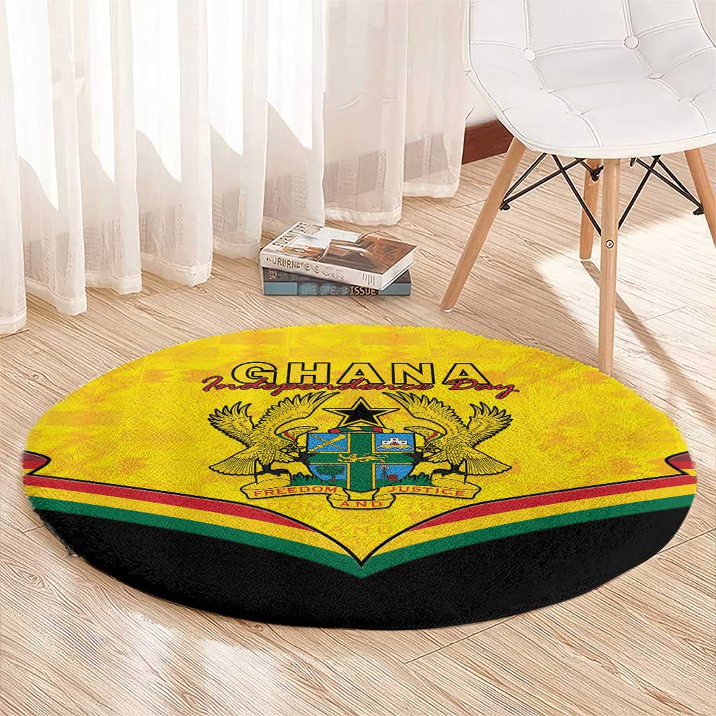 Round yellow carpet with Ghana text and coat of arms center, multicolor stripe border, black rim