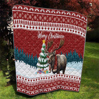 Red Christmas quilt with border patterns, 'Merry Christmoose' and a moose centerpiece